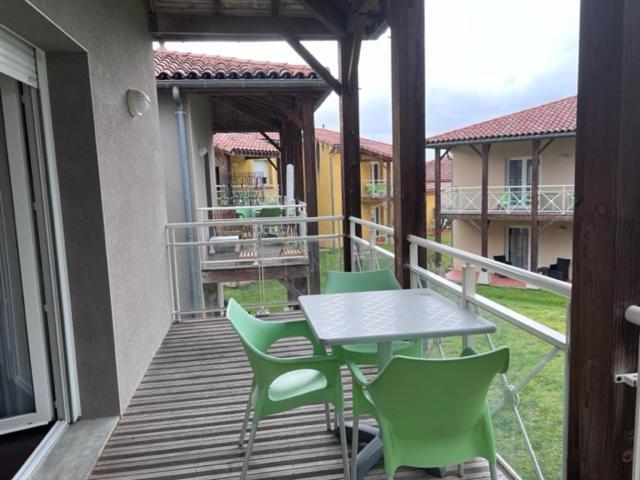 Les Bords De L'Aveyron Aparthotel Negrepelisse Exterior photo